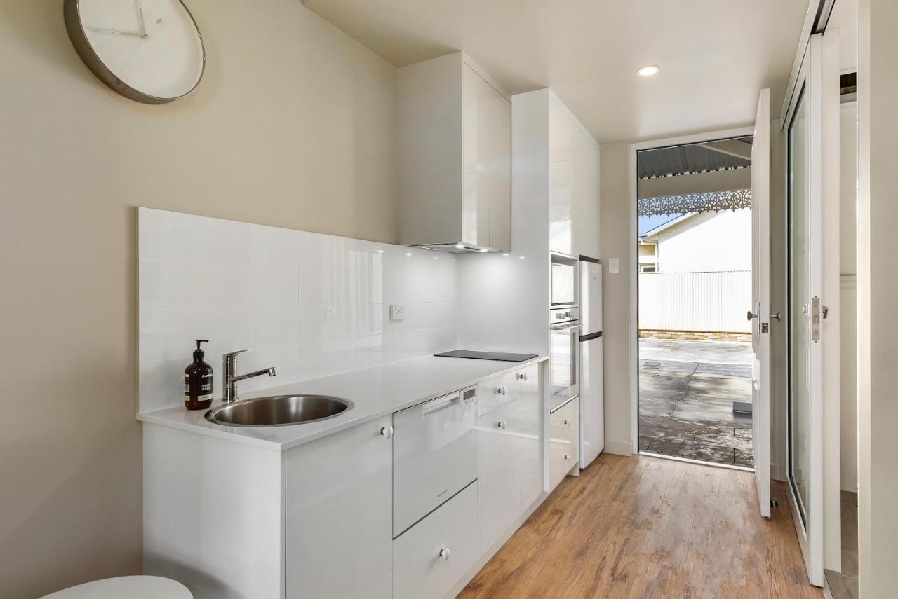 Aloha Central Luxury Accommodation Naracoorte Exterior photo