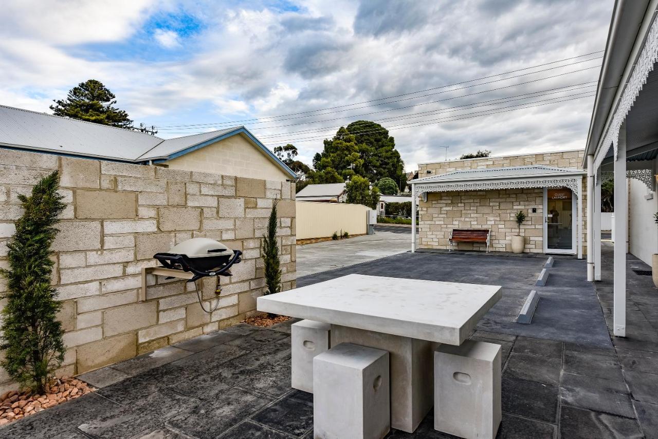 Aloha Central Luxury Accommodation Naracoorte Exterior photo